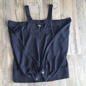 Bebe v-neck black cold shoulder top with gold tone buttons on sleeves. Sz L